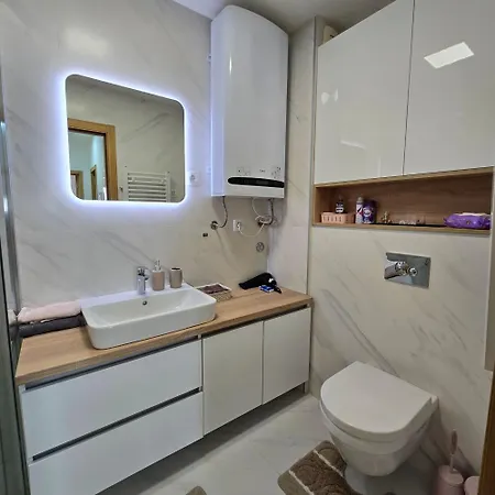 Violet- Kvart Luxury 2 Bedroom Apartament Podgorica