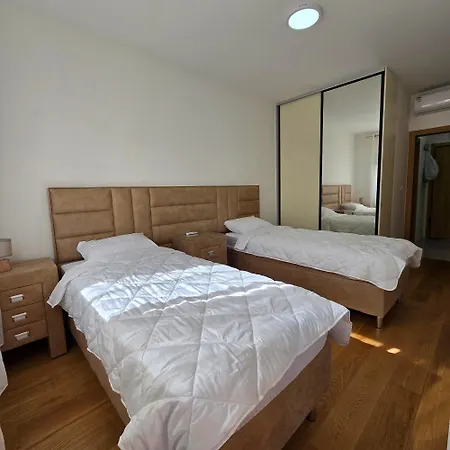 Violet- Kvart Luxury 2 Bedroom Podgorica